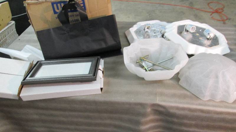 2 Light Fixtures, 2 Rectangular Fra...