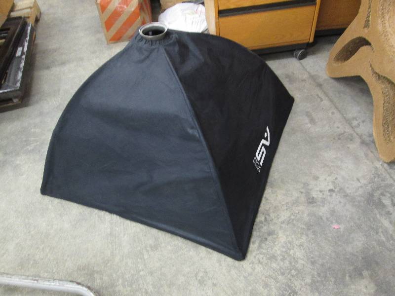 Smith Victor Lighting Soft Box 34 i...