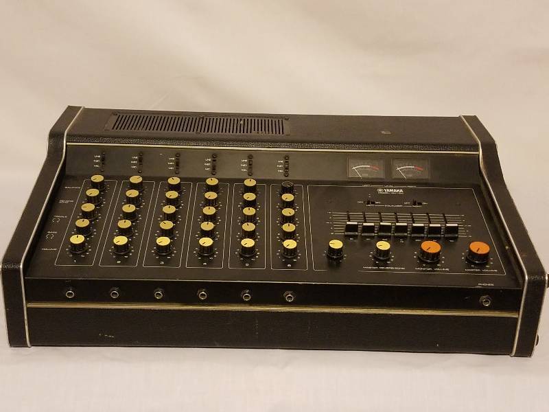 YAMAHA EM-150  AMPLIFIER