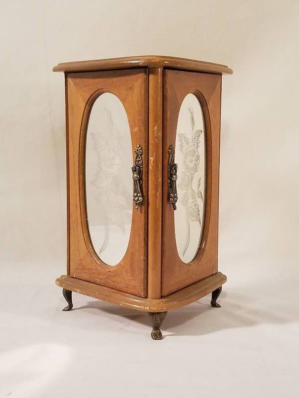 JEWELRY BOX