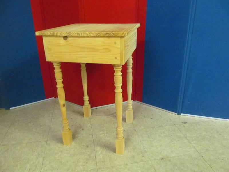 lot 5 image: hall table