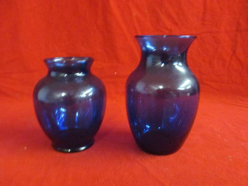 lot 78 image: cobalt vases