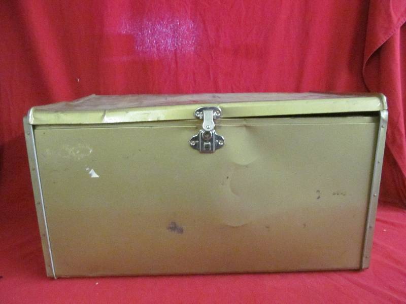 lot 85 image: storage chest