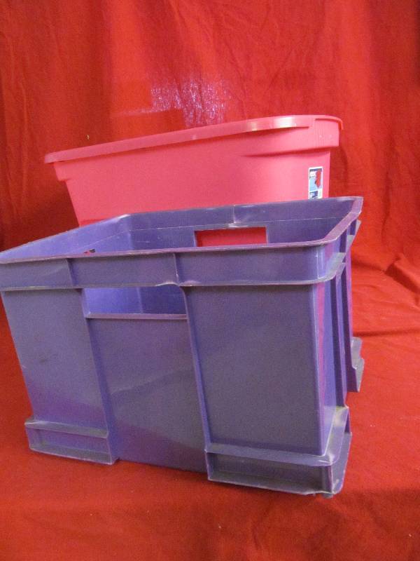 lot 87 image: tote , crate