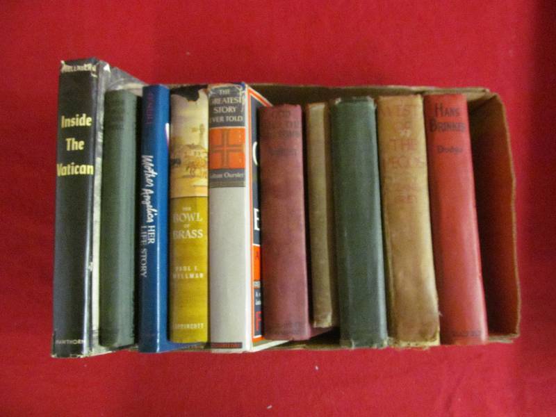 lot 96 image: vintage books