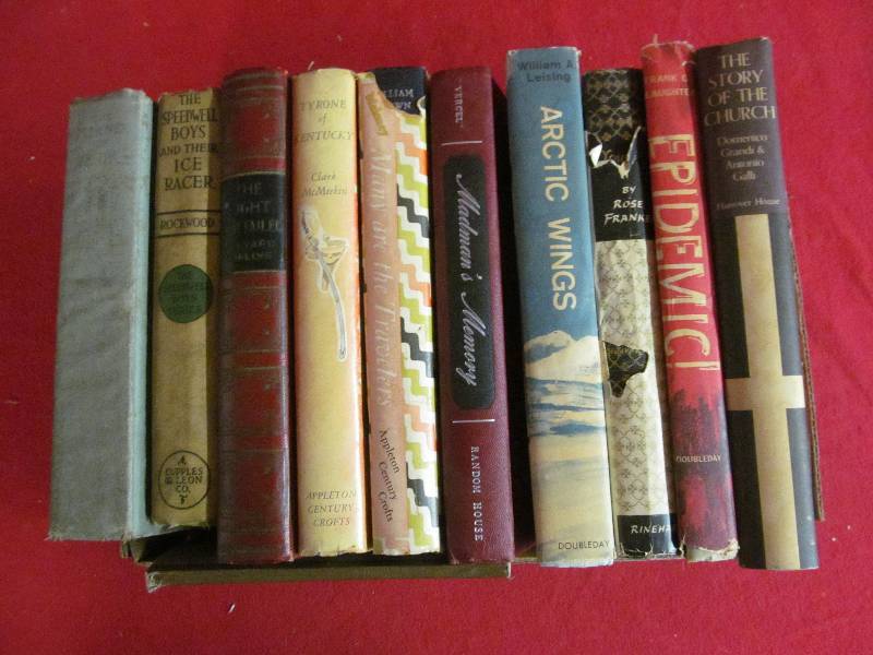 lot 105 image: vintage books