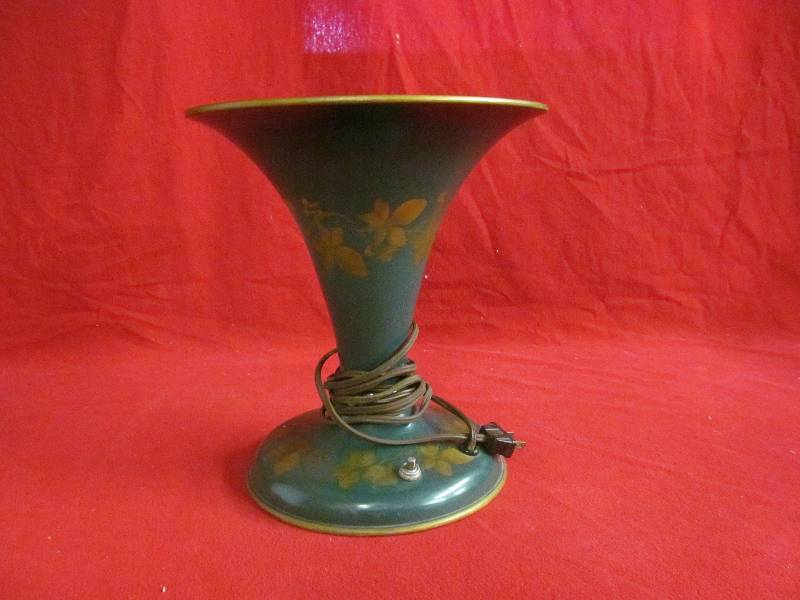 lot 107 image: vintage lamp