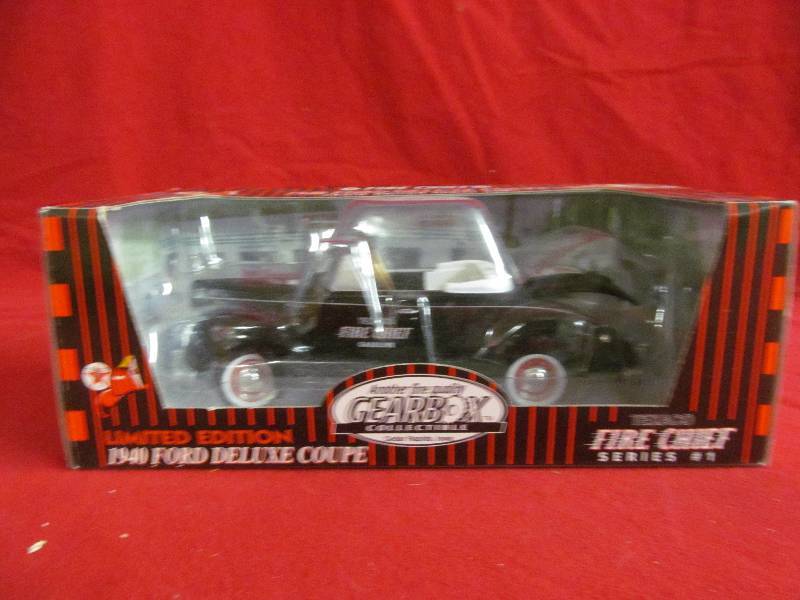 lot 122 image: 1940 Ford Deluxe