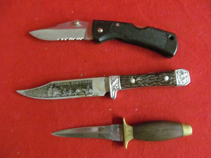 lot 127 image: Knives