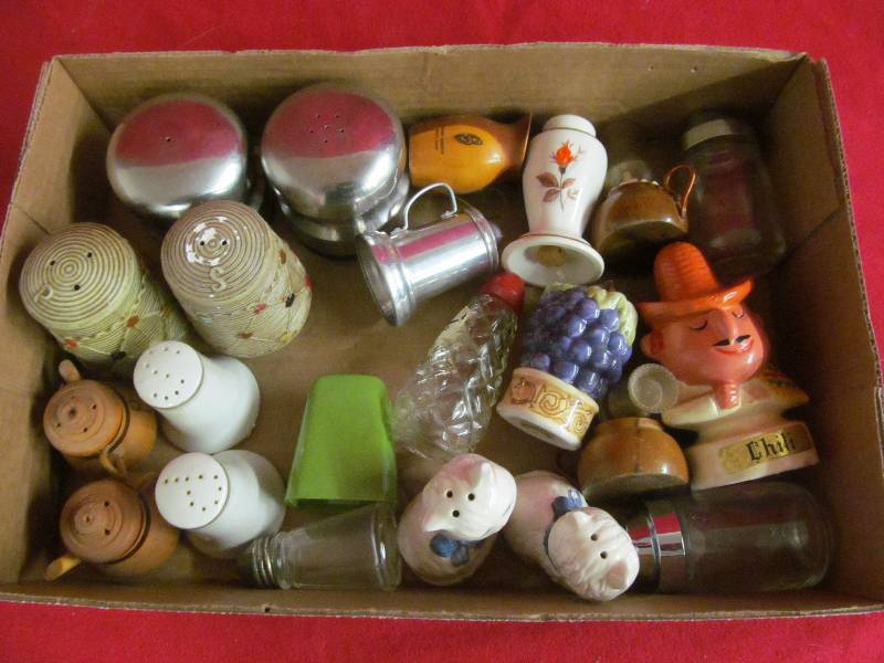 lot 130 image: salt and pepper shakers