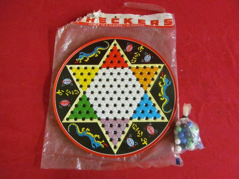 lot 135 image: vintage Chinese Checkers set