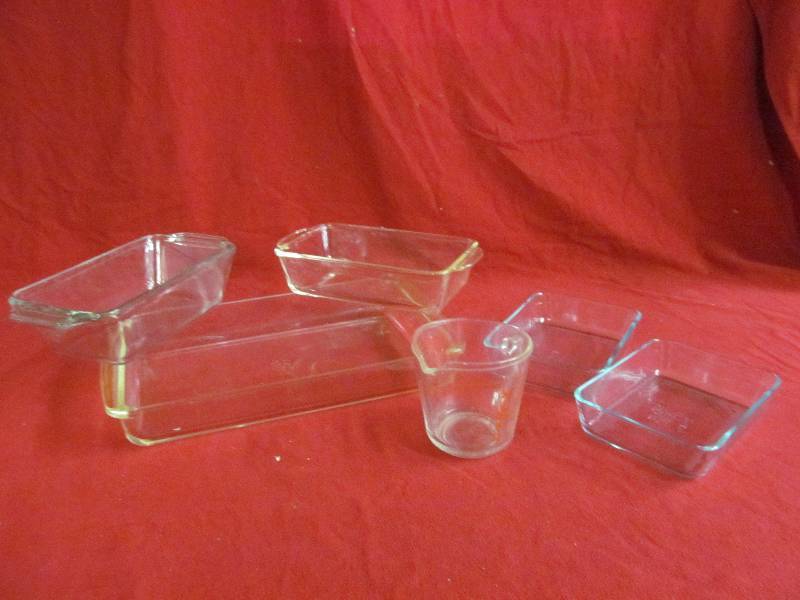 lot 151 image: Anchor Hocking ,Pyrex bake ware