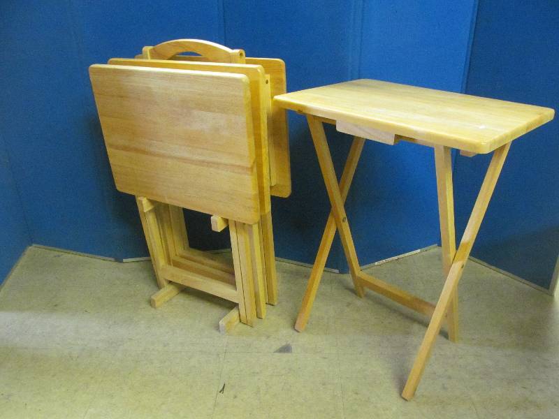 lot 160 image: TV tray set