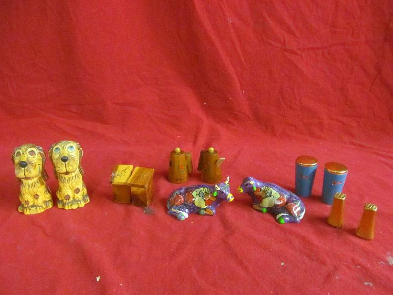 lot 161 image: salt and pepper shakers