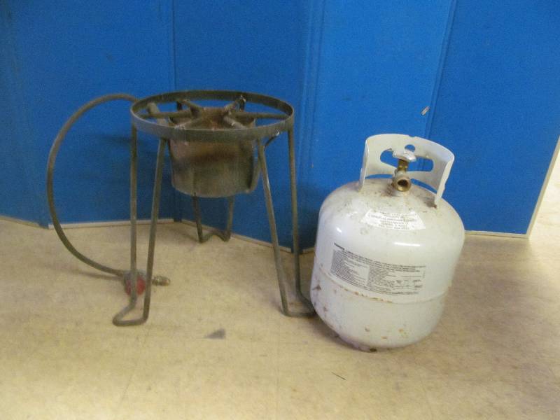 lot 169 image: turkey fryer