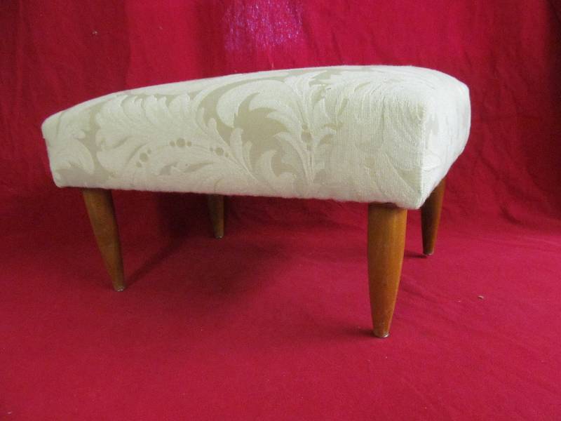 lot 198 image: vintage ottoman