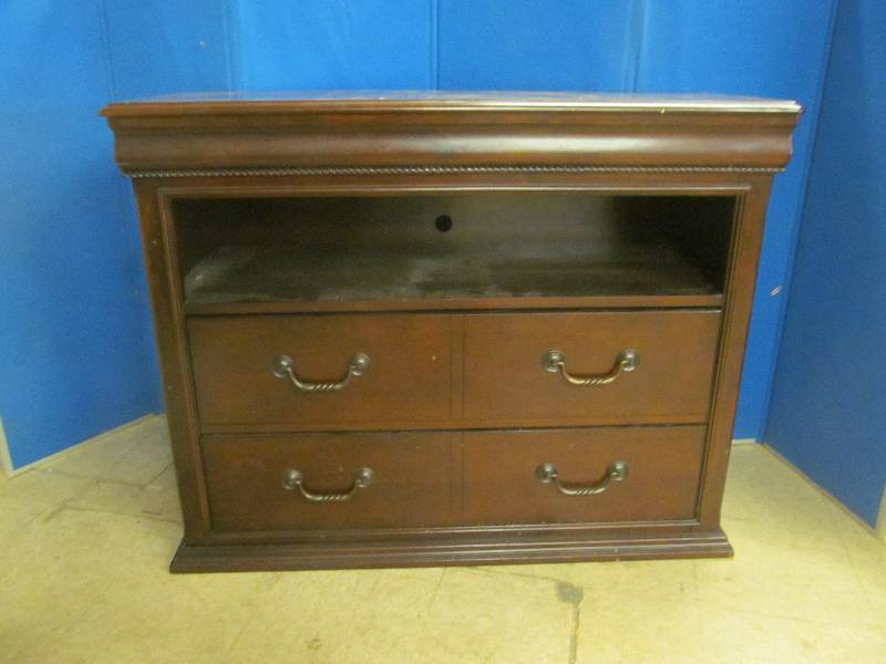 lot 209 image: buffet cabinet