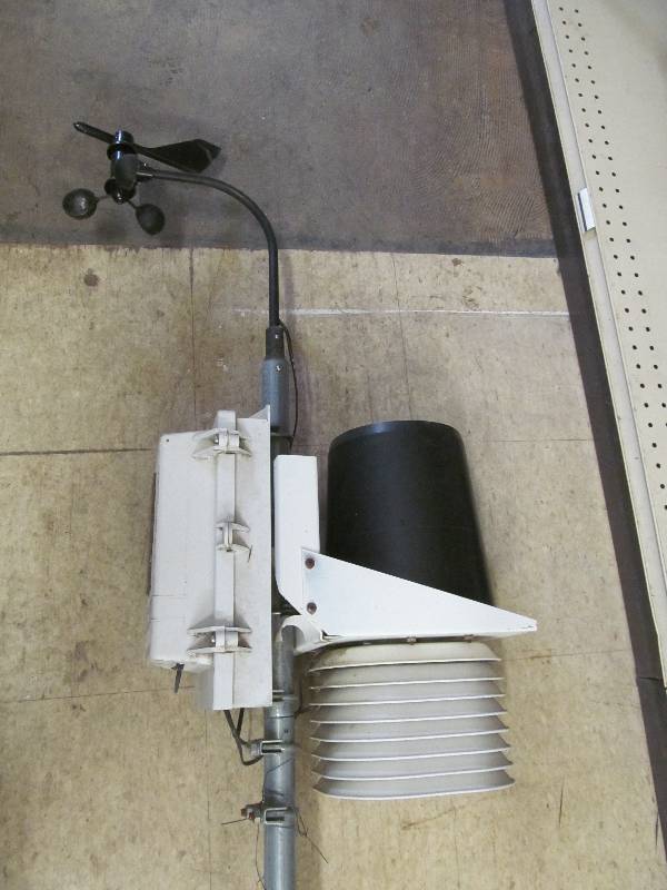lot 218 image: Davis Weather WizardIII outdoor weather station