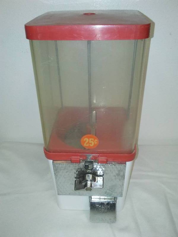 lot 3 image: Vintage Komet Koin King Coin 25 Cent Candy Dispensing Machine Circa 1950