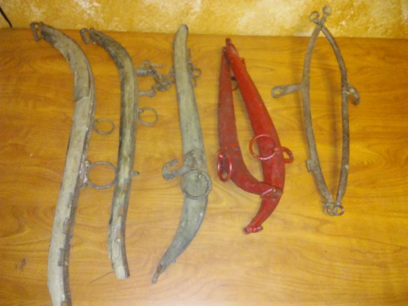 lot 19 image: 3 pair horse hames and spare