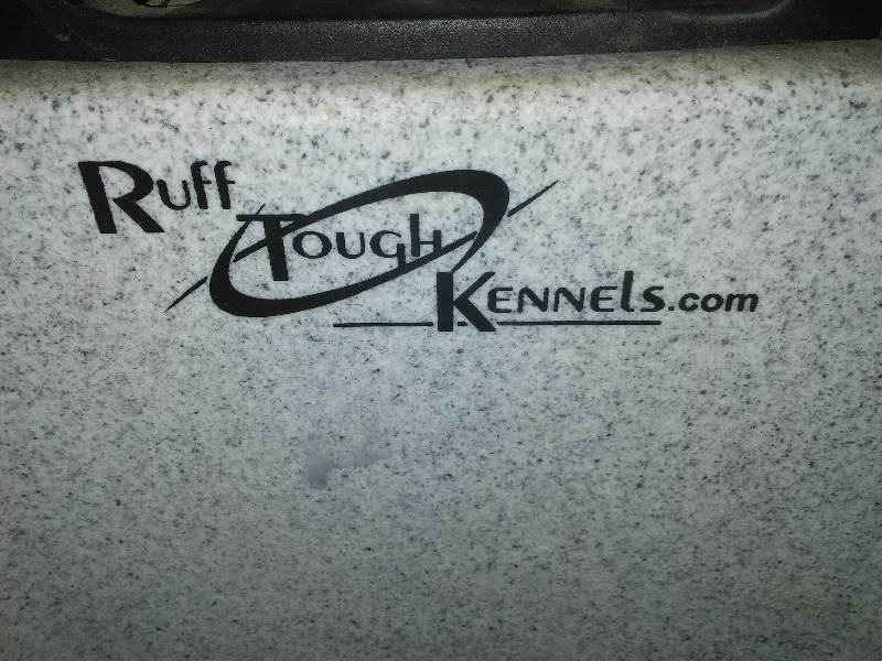 lot 25 image: Dog Pet Water Dispenser, Ruff Tuff Kennels, Heavy Duty