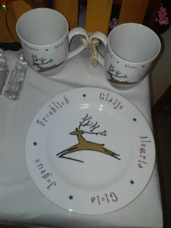 lot 29 image: Misc. Christmas