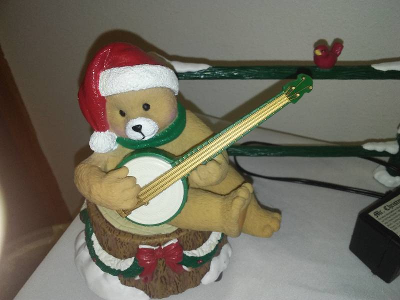 lot 31 image: Misc. Christmas, musical bears working and plays as it should