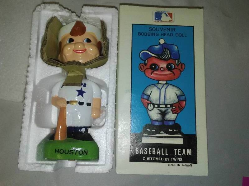 lot 46 image: MLB Souvenir Bobbing Head Doll, Houston Astros