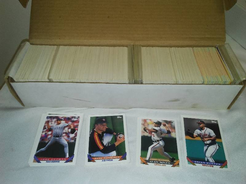 lot 50 image: Topps MLB Baseball Cards, 1993 (approx. 800 cards)