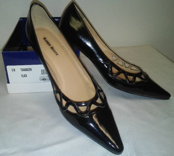 lot 60 image: Karen Scott, womens shoe NEW IN BOX, Size 9 Black