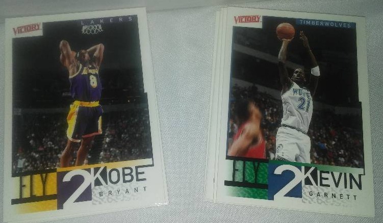 lot 117 image: 800 Cards in all, 400 Cards 2000 Upper Deck Basketball NBA, 400 Cards 1998 Topps Baseball MLB Cards,