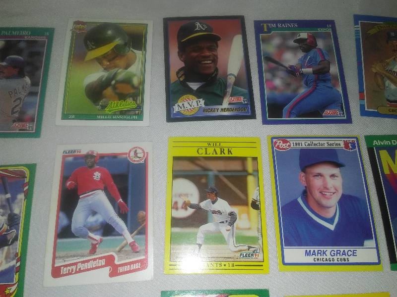 lot 119 image: 32 MLB Baseball Super-Stars, Nestle, Post, Star Stickers