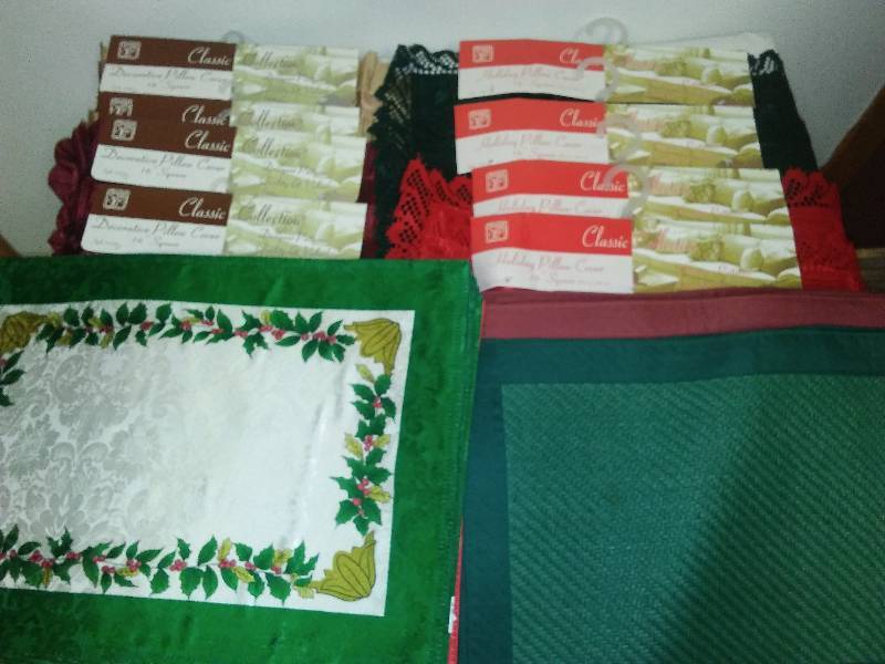 lot 87 image: NEW Pillow Covers (8) 16 and Placemats (24)