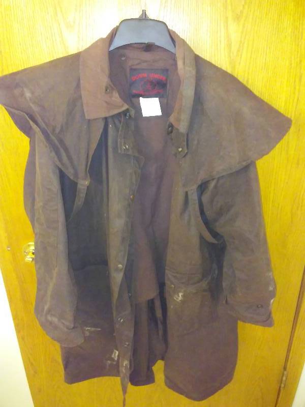 lot 147 image: Mens Australian Outback Riding Coat, Extra Large,  length