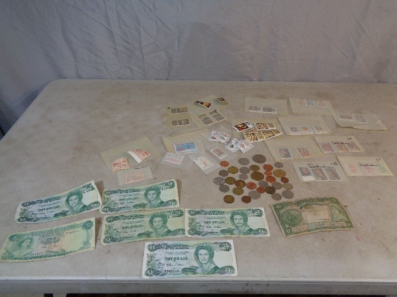 lot 9 image: Foreign Currency and Stamps