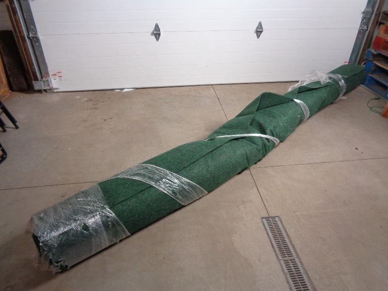lot 137 image: Large Roll of Outdoor Carpet