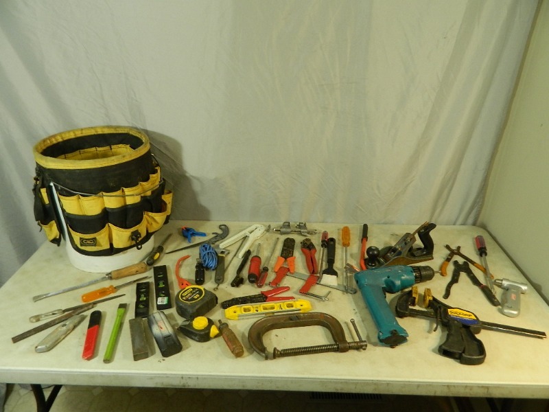 lot 46 image: Bucket Full of Tools