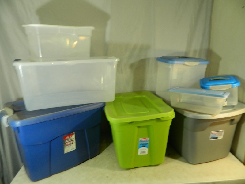 lot 57 image: 8 Totes with Lids