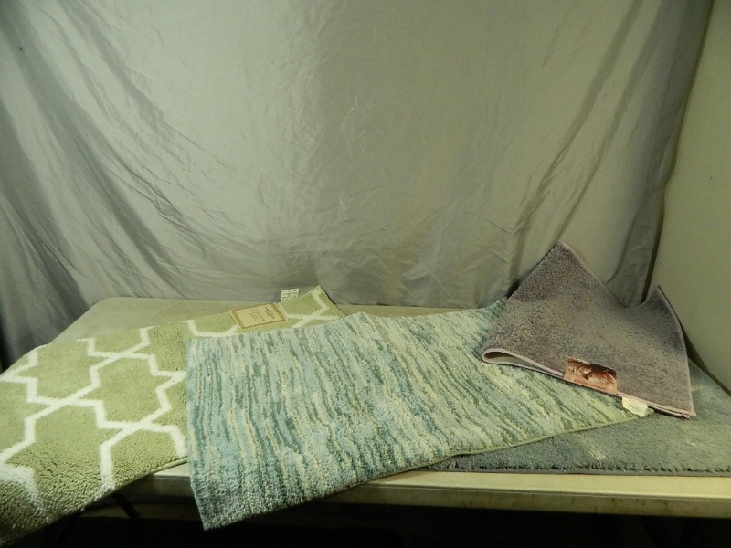 lot 67 image: 4 New Rugs