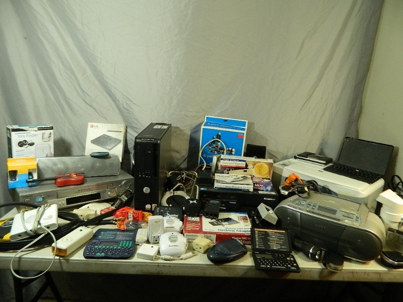 lot 68 image: Assorted Electronics