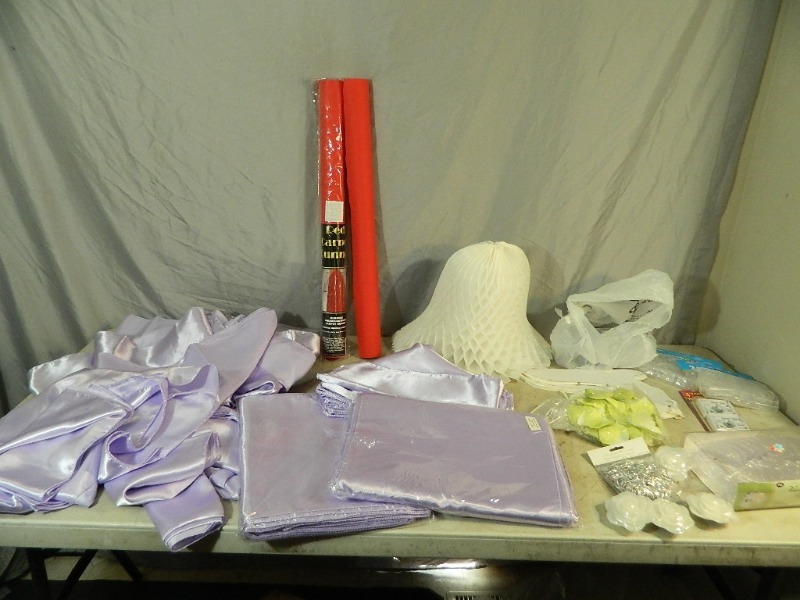 lot 92 image: Satin Table Runners and Wedding Decor