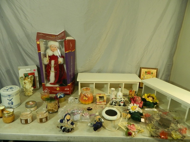 lot 104 image: Anne Geddes Babies, Candles, and More