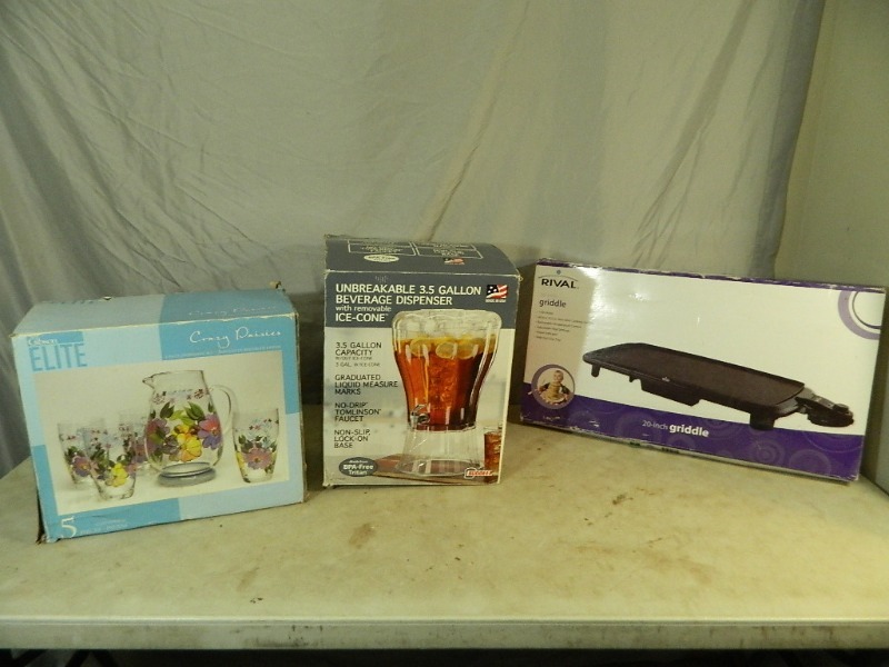 lot 190 image: Kitchen Items