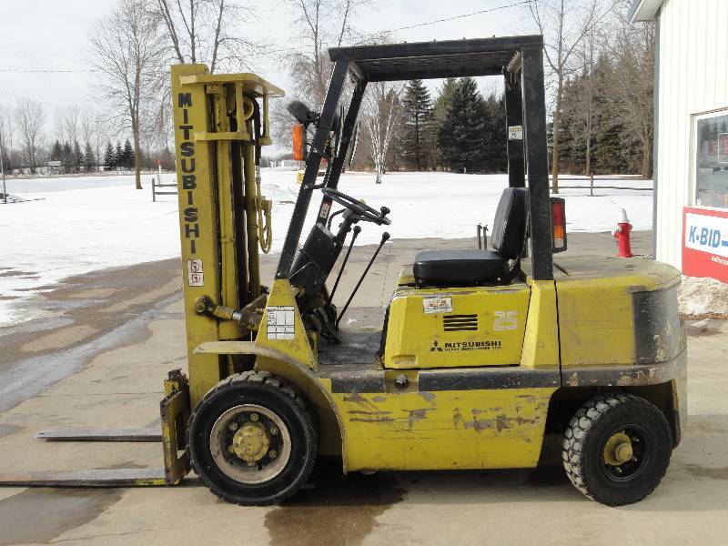 lot 1 image: 1992 Mitsubishi Forklift
