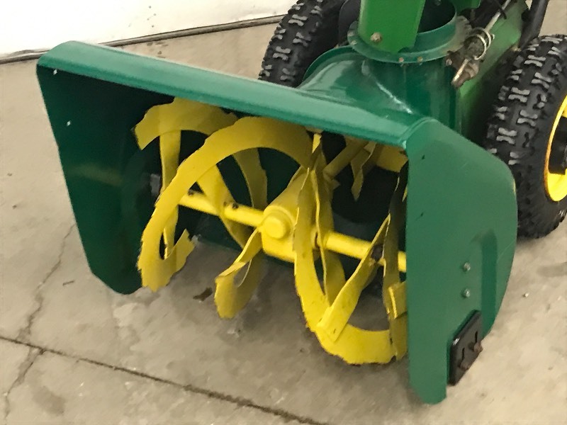 lot 2 image: John Deere Snow Blower