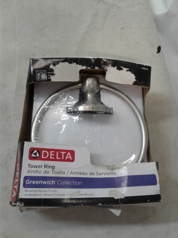 Delta 3 Piece Greenwich Collection