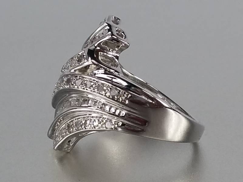 lot 2 image: Diamond Dinner Ring