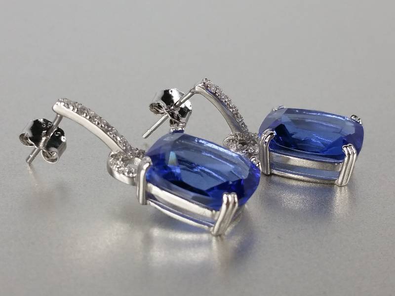 lot 3 image: Tanzanite Earrings