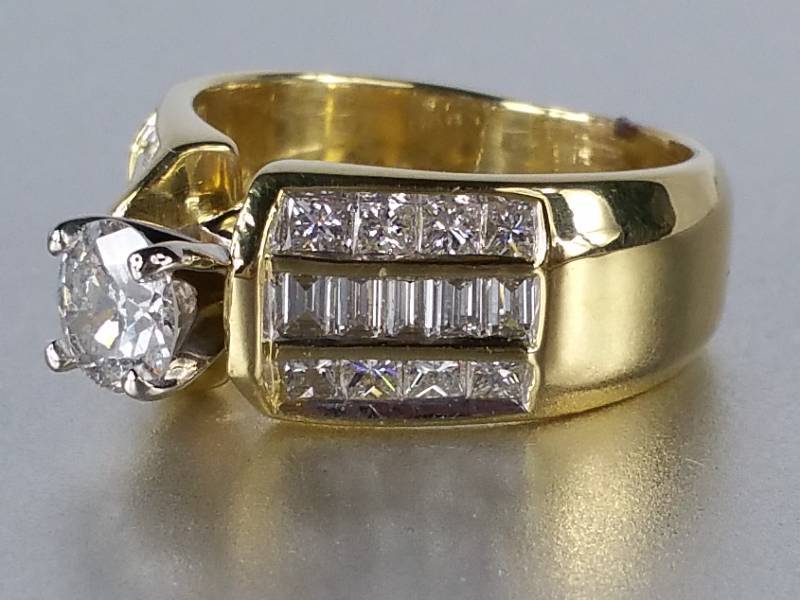 lot 5A image: 18k Gold Diamond Estate Ring - $13,500 Retail