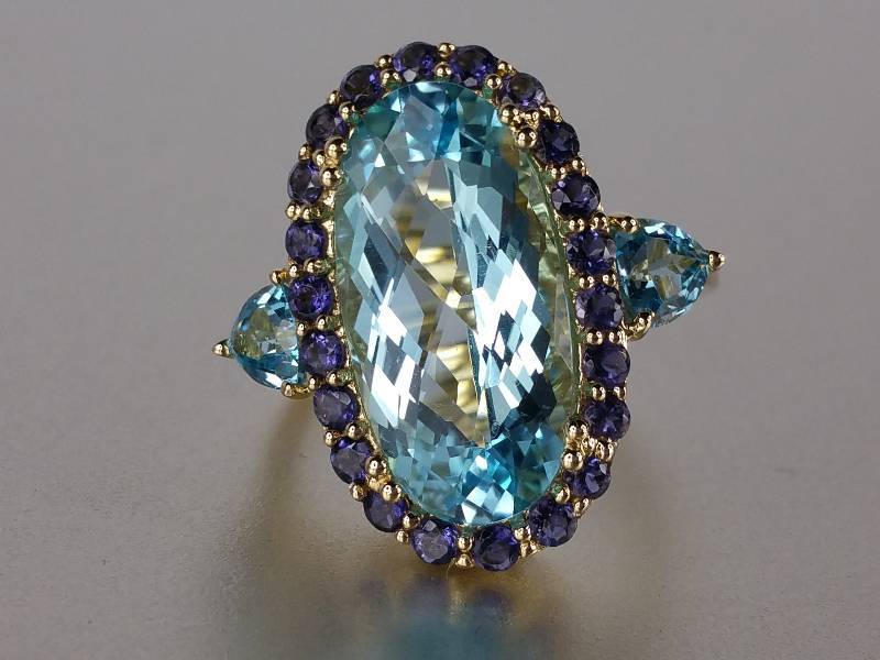 lot 5B image: 14k Gold Blue Topaz and Tanzanite Ring